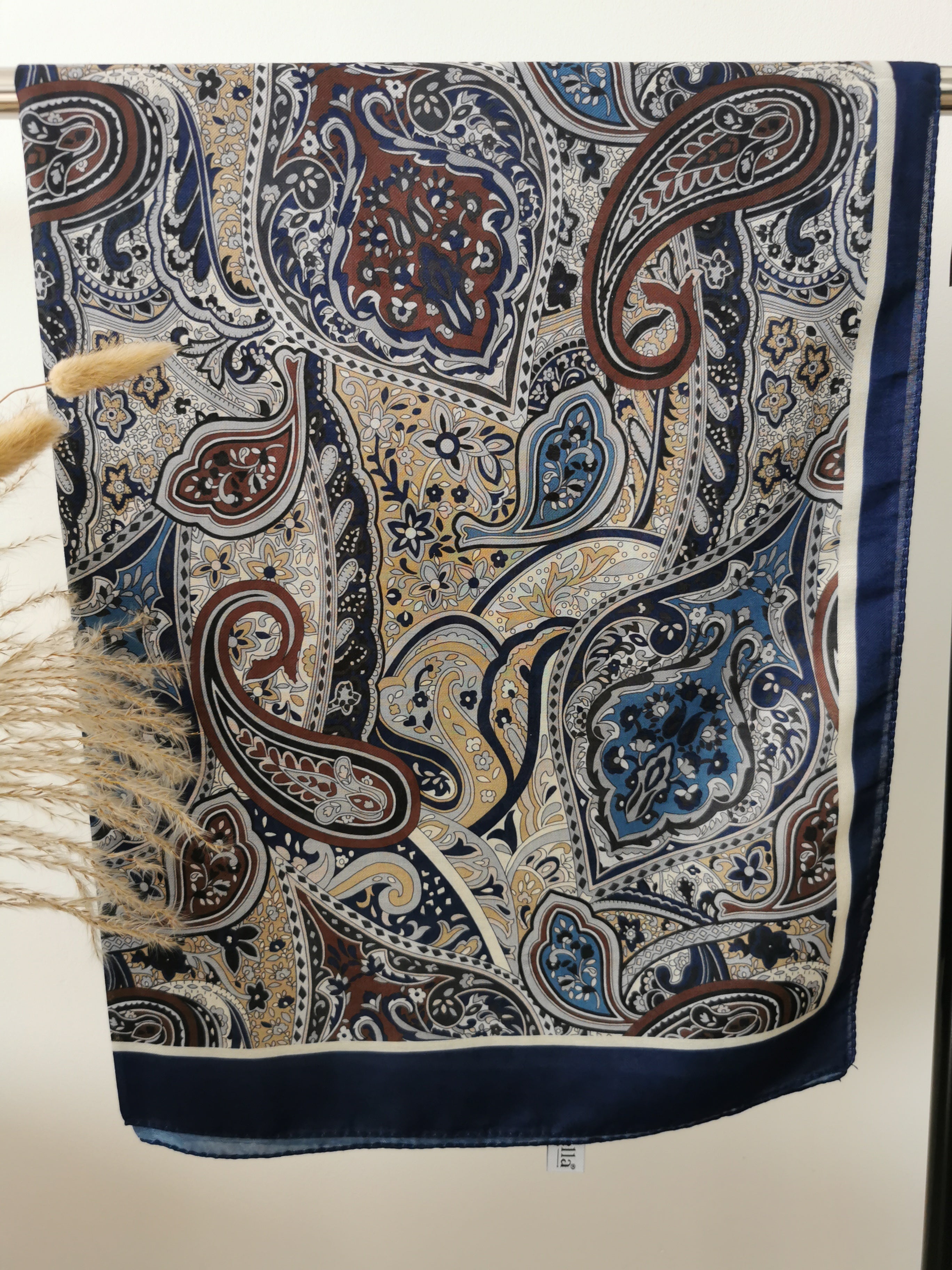 Hijab motif paisley  image 3