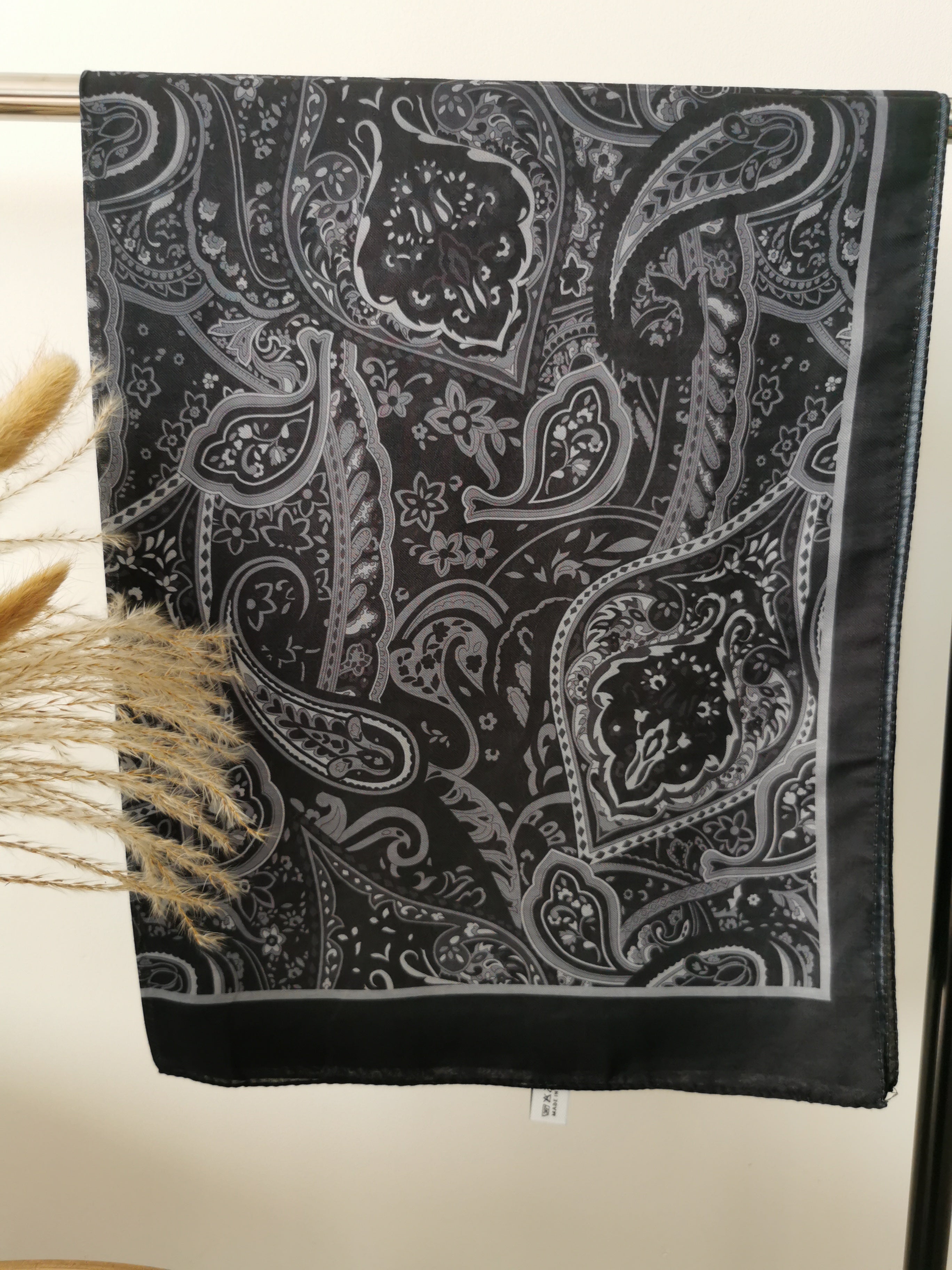 Hijab motif paisley  image 11