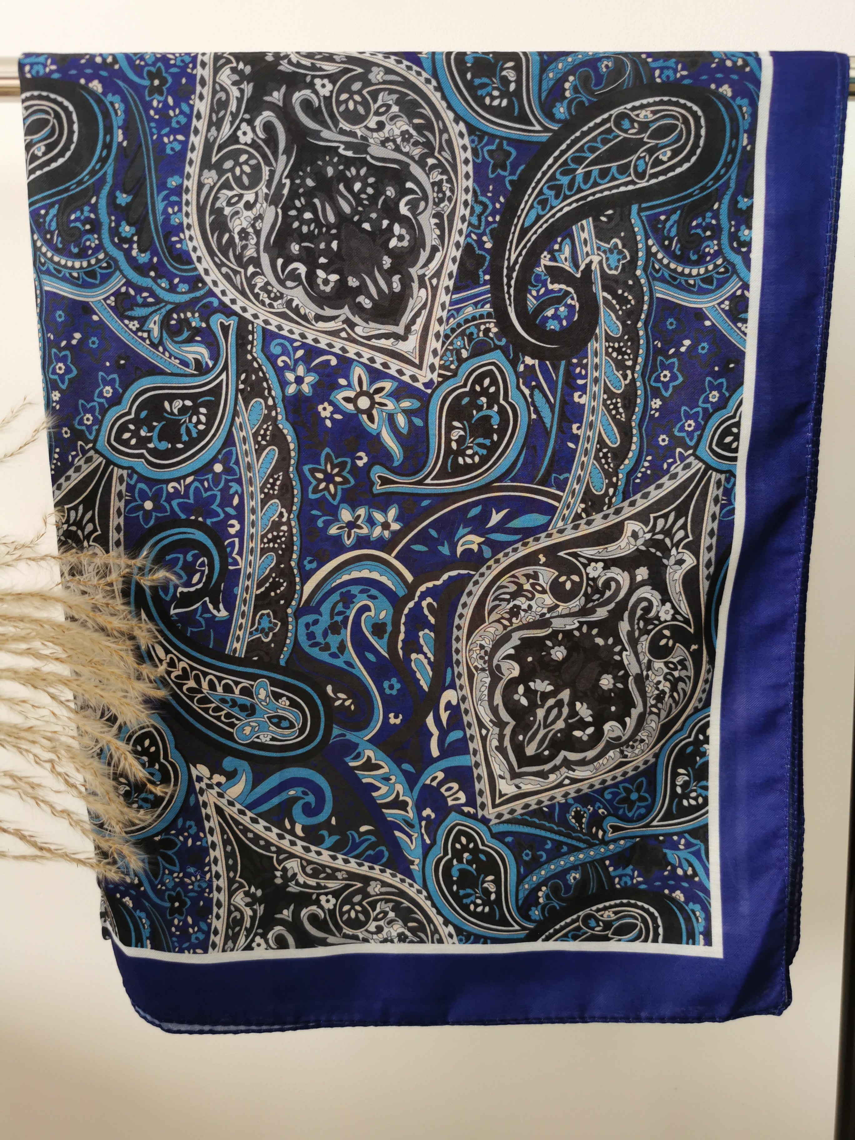 Hijab motif paisley  image 7